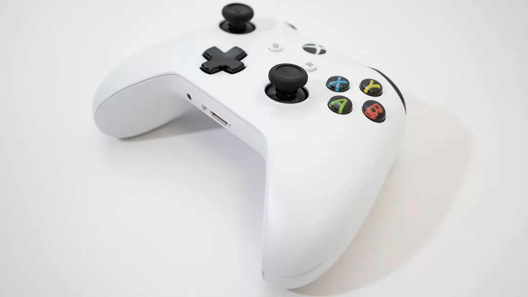 Xbox Oneのコントローラーを無線で繋ぐためのおすすめbluetoothドングル Yorumiru
