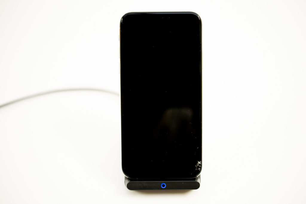 Anker PowerWave 10 Stand iphone